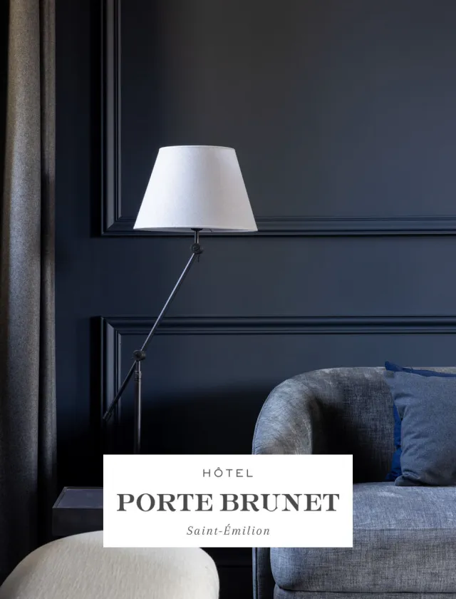 1 nuit en suite avec une bouteille de champagne